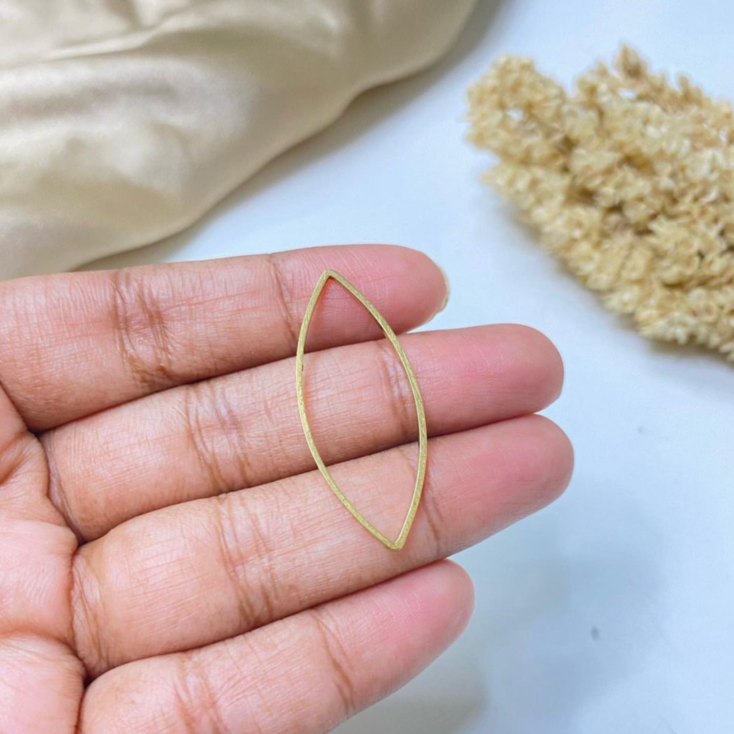 SS 152 Marquise hollow