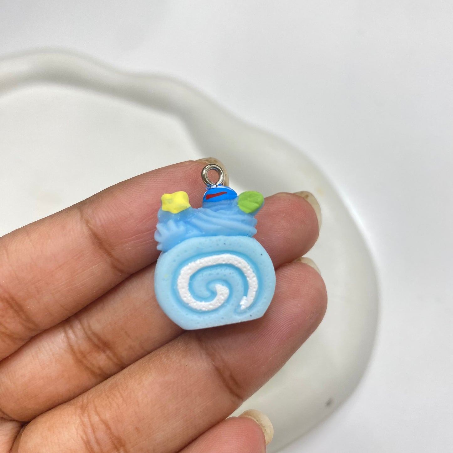 RC 1759 Swiss role cake resin charm ( 1 pc ) with hook