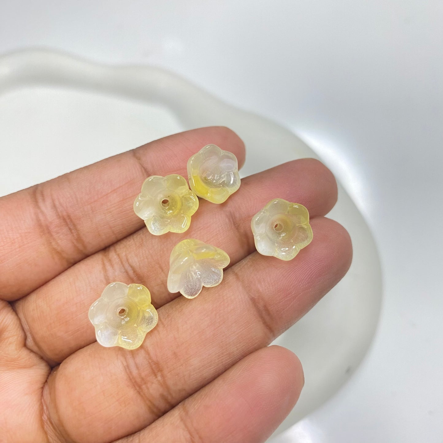 GB 1783 dual tone yellow flower glass bead ( 1 pc )