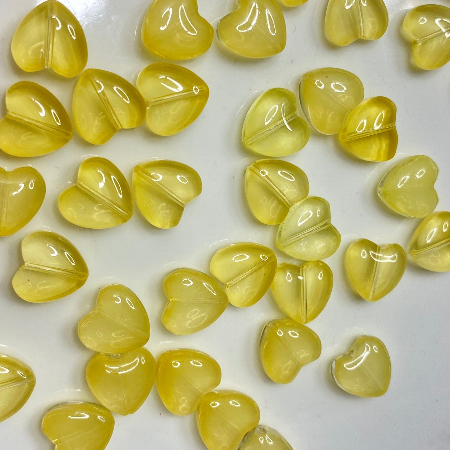 GB 618 yellow heart glass bead ( 1 pc )