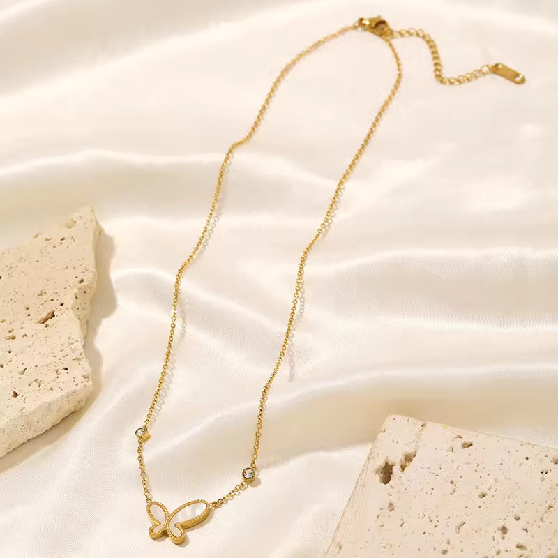 SJ 344 White Butterfly Zircon Necklace - 18k gold plated stainless steel - Anti tarnish - Wholesale