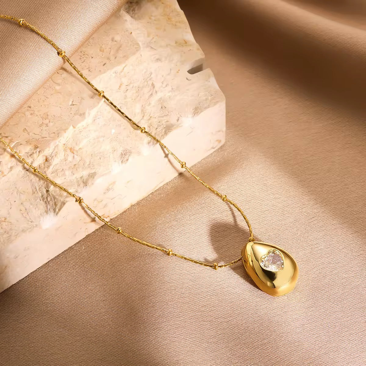 SS 186 Zircon heart teardrop Necklace - 18k gold plated stainless steel - Anti tarnish - Wholesale