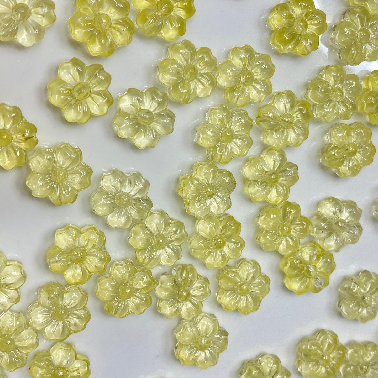 GB 633 Yellow Sakura glass flower bead ( 1 pc )