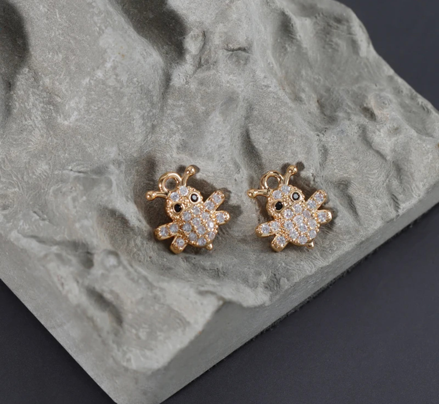 SS 989 Bee Zircon 14k gold plated charm ( 1 pc ) Anti tarnish