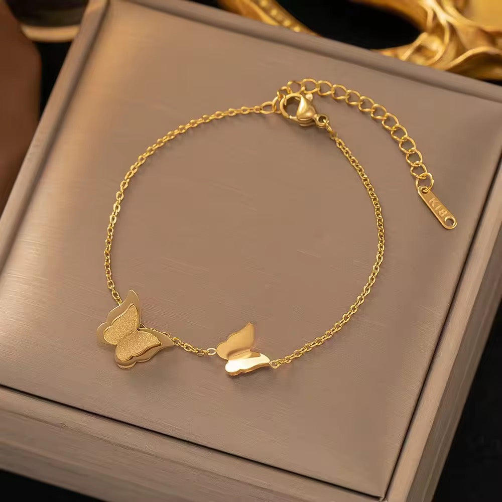 SS 272 Dainty Double Butterfly Bracelet - 18k gold PVD plated stainless steel - Anti tarnish - Wholesale