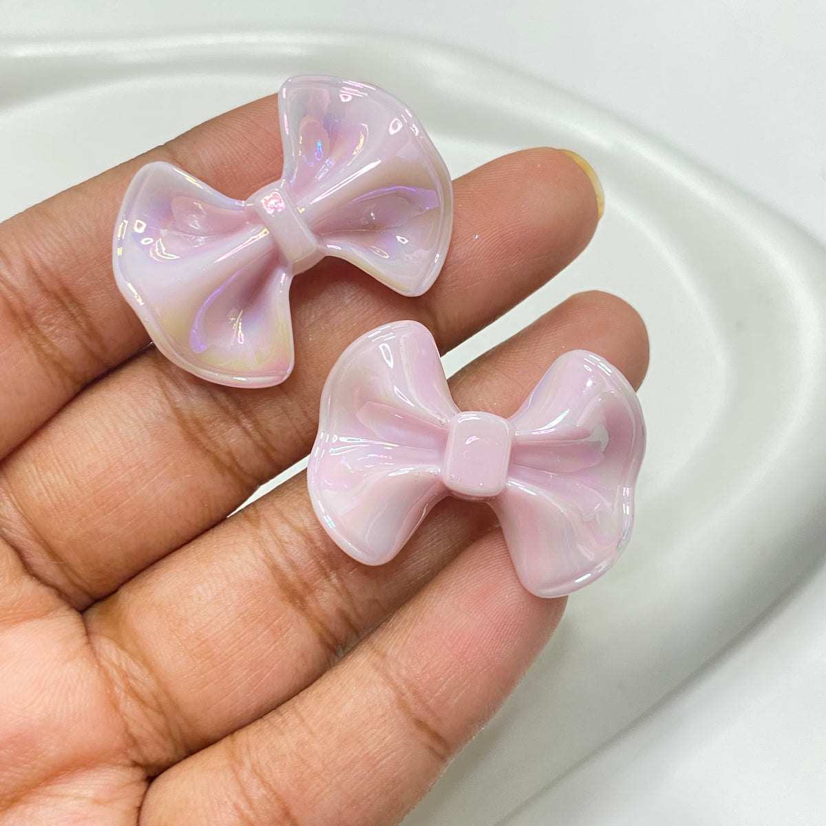 AB77 bow iridescent Acrylic bead (1PC)