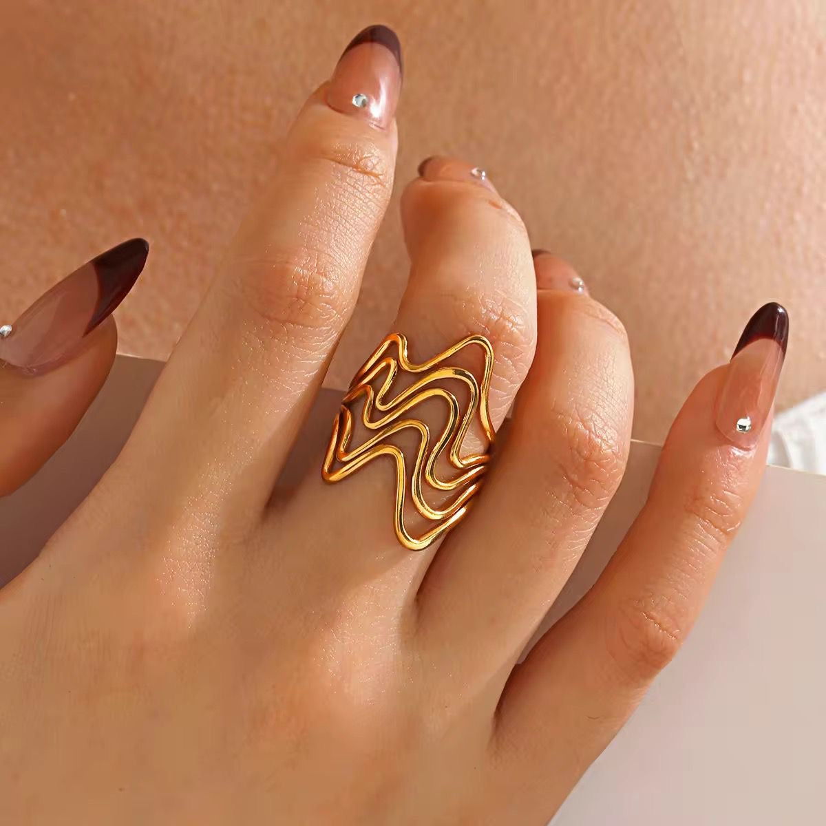 SJ 606 wavy ring adjustable - 18k Gold PVD plated stainless steel - Anti tarnish