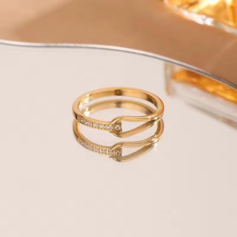 SJ 714 Dainty Diamond Ring - 18k Gold PVD plated stainless steel - Anti tarnish