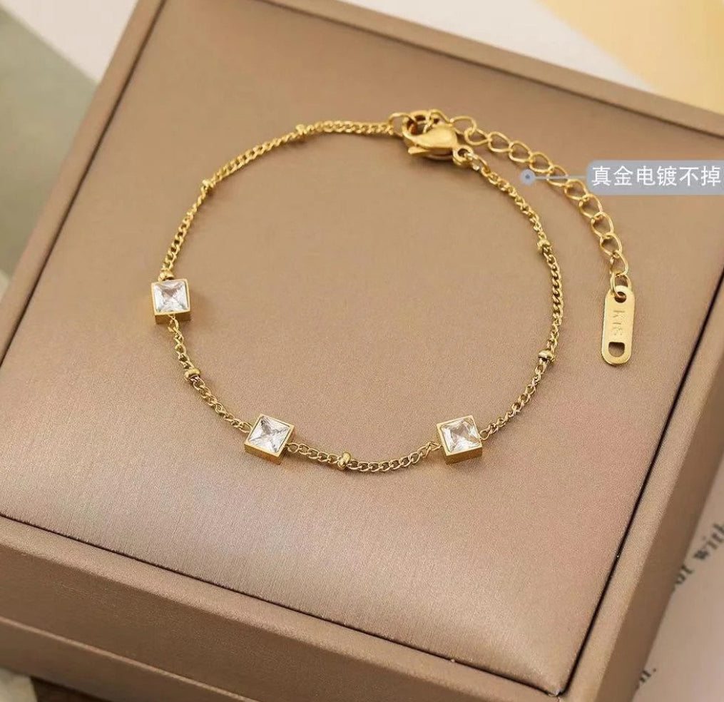 SS 93 White Square Zircon Bead Bracelet - 18k stainless steel - Anti tarnish - Wholesale