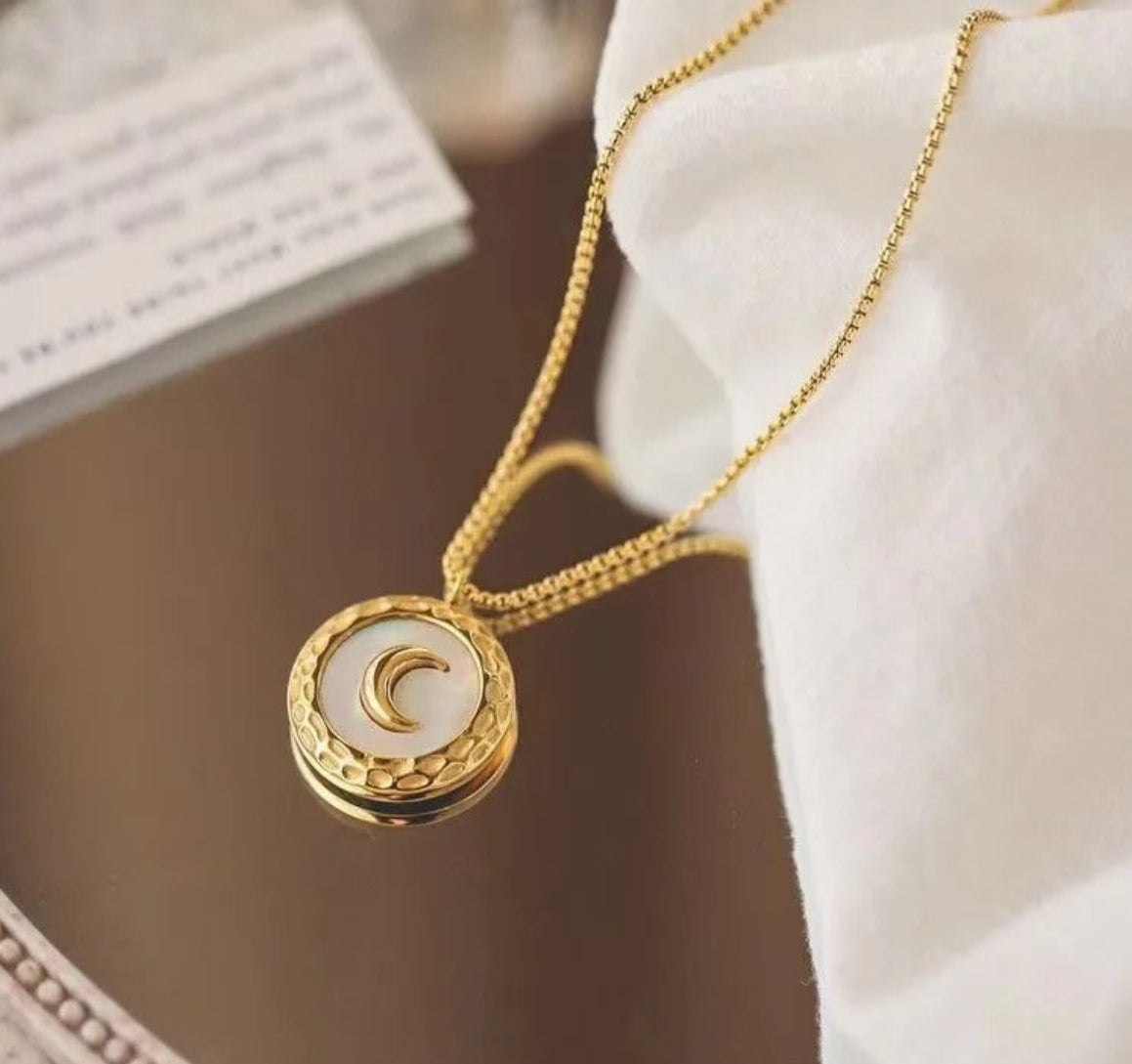 SS 99 Moon Pearl Round Necklace - 18k stainless steel - Anti tarnish - Wholesale