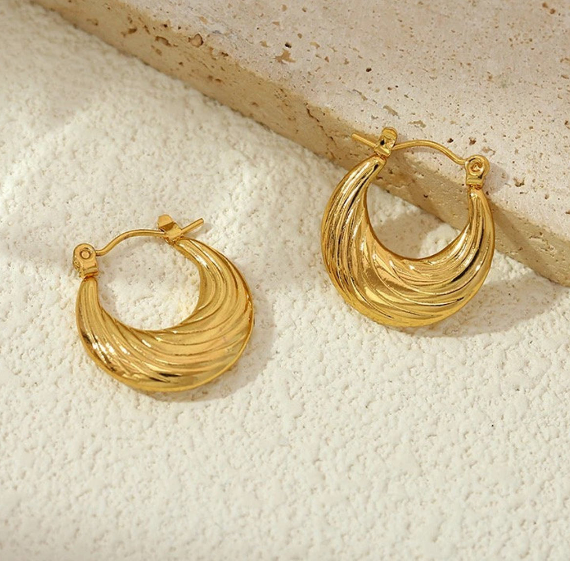 SS 81 Chunky Lined hoop Earrings - 18k stainless steel - Anti tarnish - Wholesale