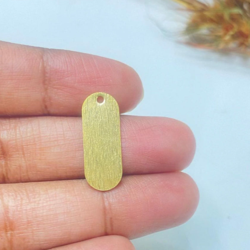 SS 18 Textured oval charm