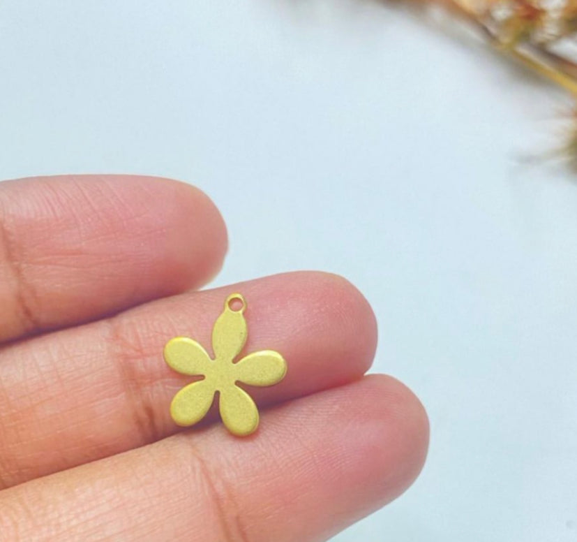 SS 32 Daisy Charm ( 1 pc )