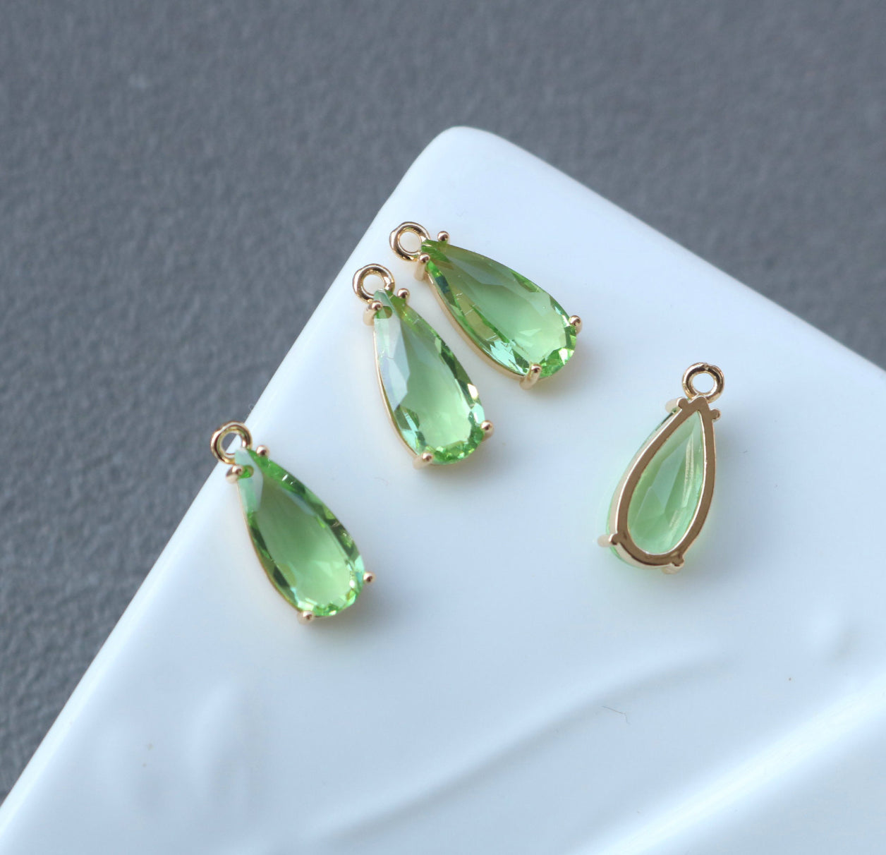 SS 1115 Light Green crystal teardrop zircon Gold plated charm ( 1 pc ) Anti tarnish ( 7:18 mm )