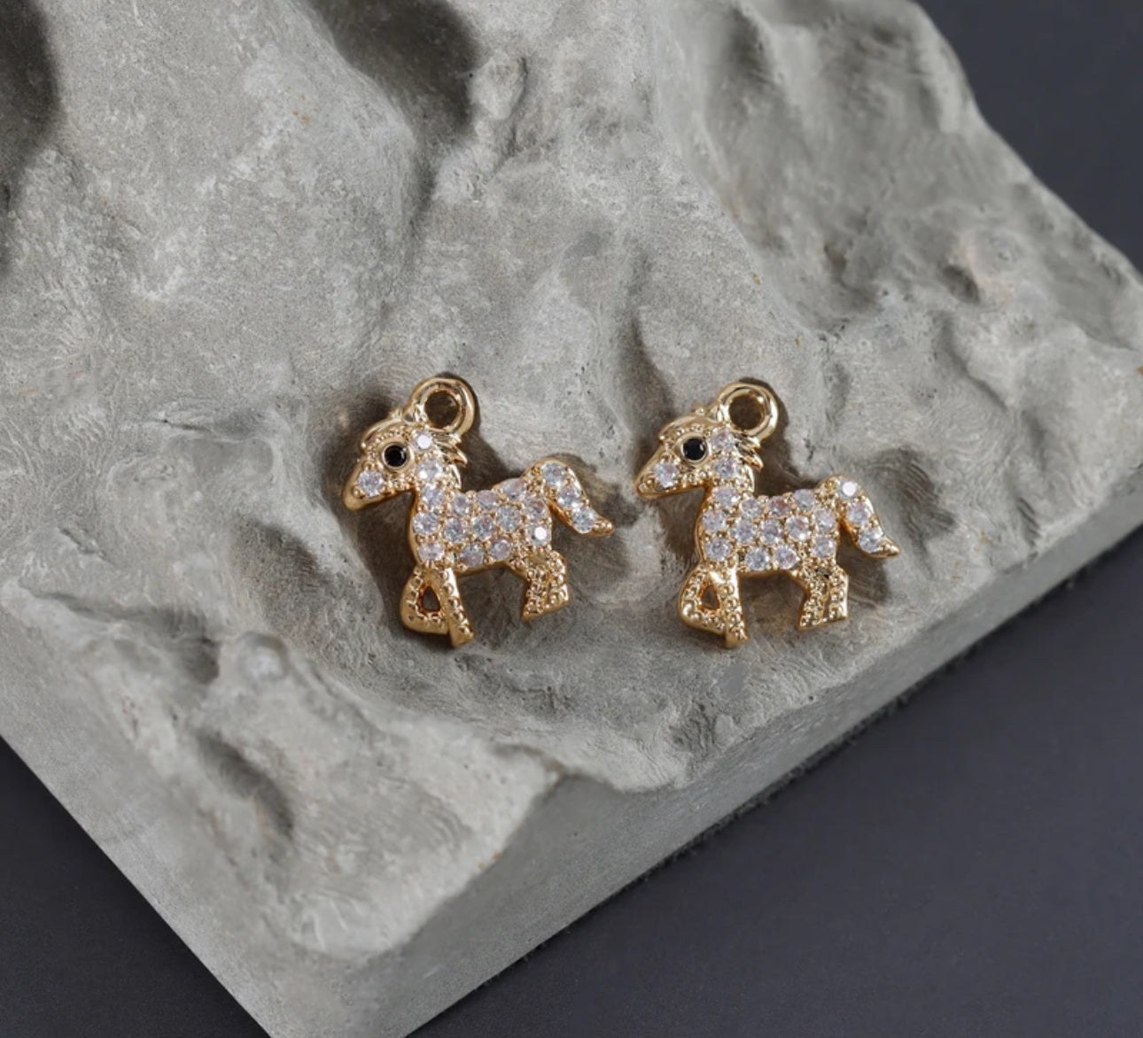 CZ 1227 Horse Pony zircon 18k gold plated charm ( 1 pc ) anti tarnish