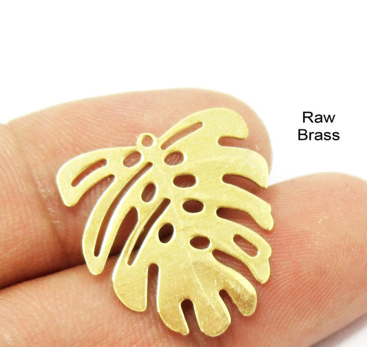 BC01E Monstera Leaf charm ( 1 pc ) Raw Brass