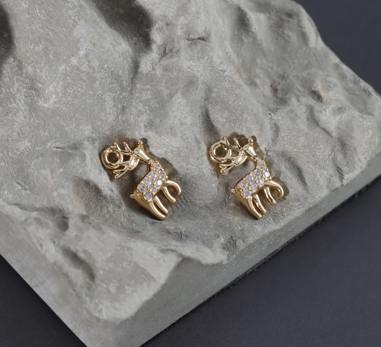 CZ 1226 deer zircon 18k gold plated charm - per piece- anti tarnish