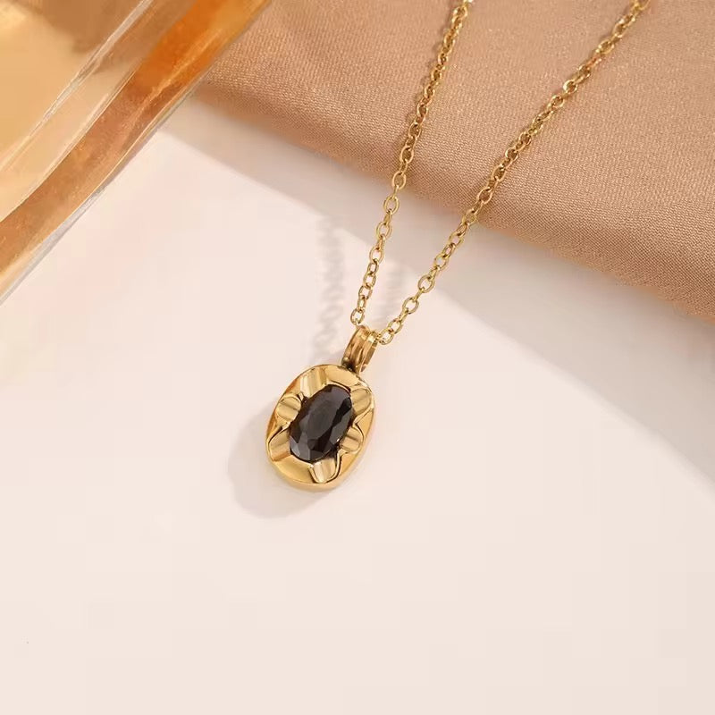 SJ 368 Black Stone Necklace - 18k gold PVD plated stainless steel - Anti tarnish