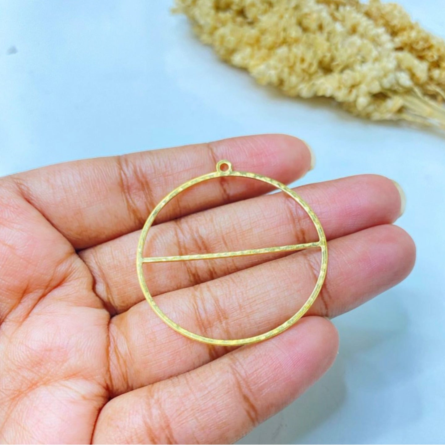 SS 193 Hammered circle with midd Slit