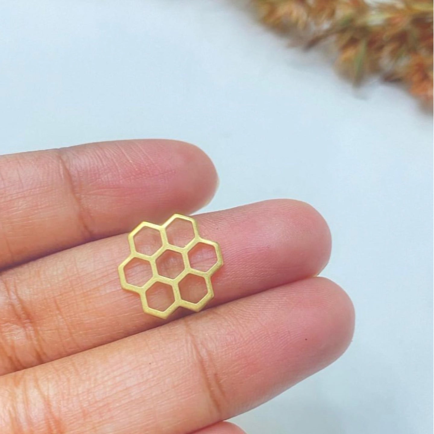 SS 327 Mini Honeycomb charm