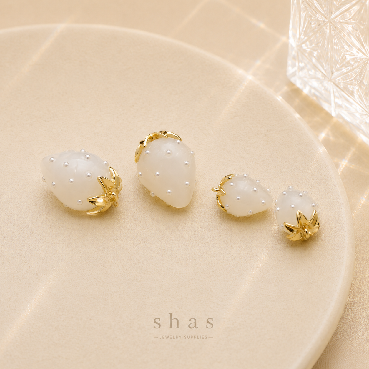 GPC15L White Strawberry Charm 18k gold plated ( 1 pc ) anti tarnish