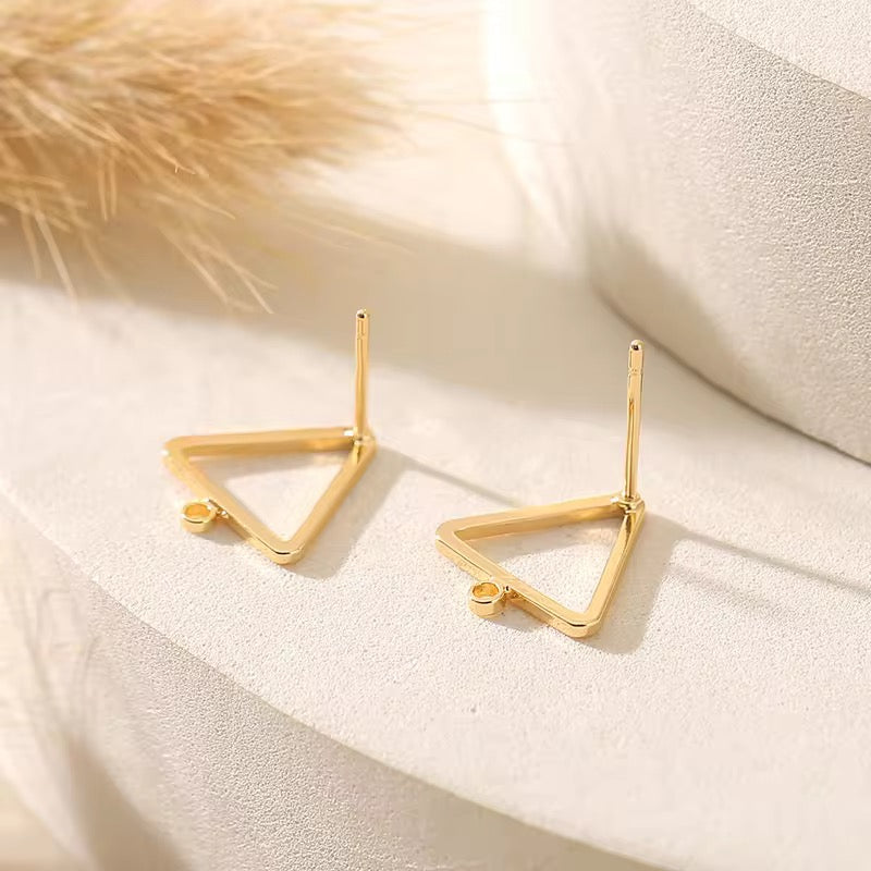 SS 3216 Triangle Stud 18k gold plated( 2 pc ) Anti tarnish