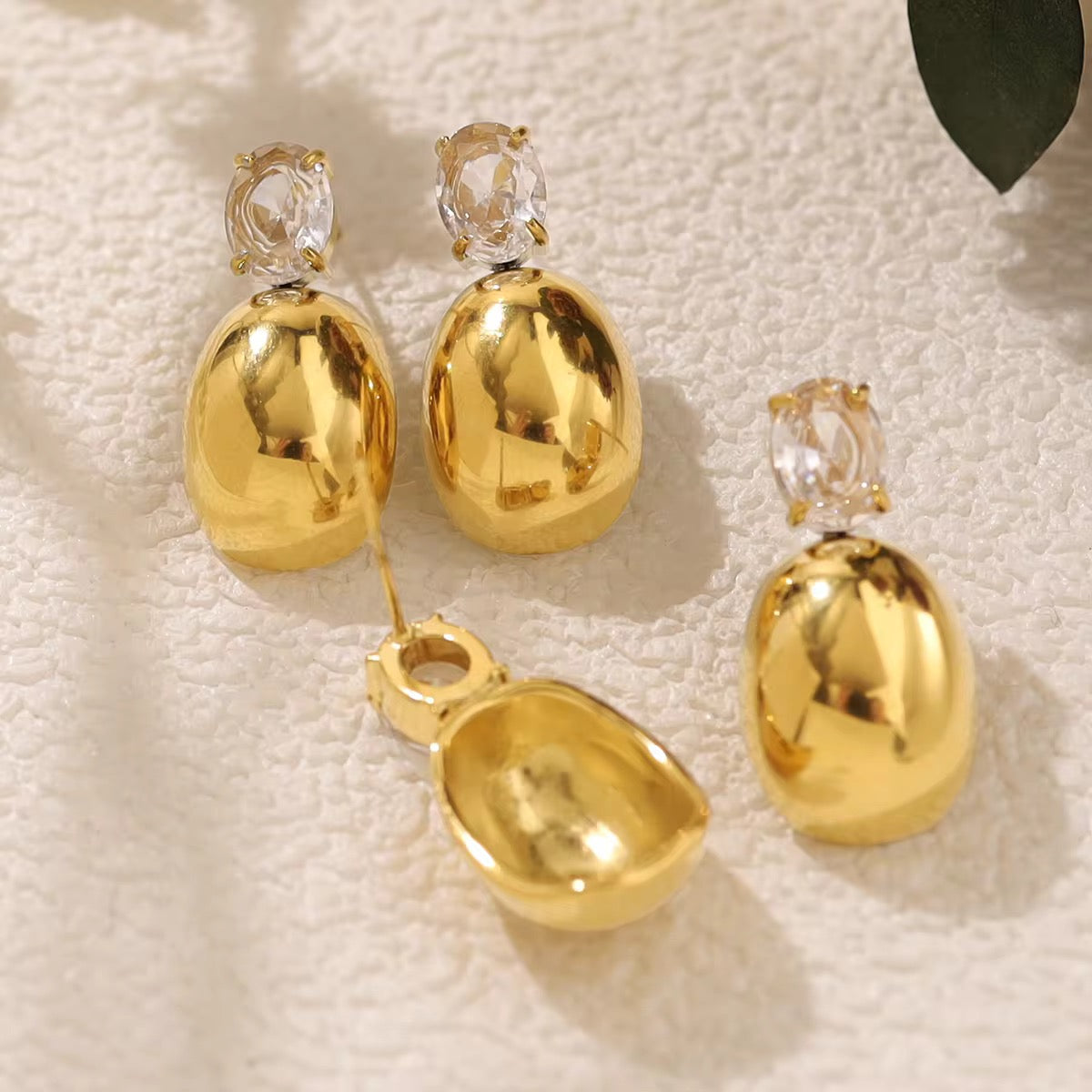 SJ 408 Dangling Zircon stud - 18k gold PVD plated stainless steel - Anti tarnish - Wholesale