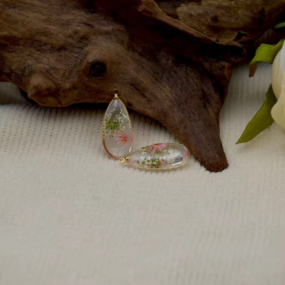RC 732 dried flower resin pendant ( 1 pc )