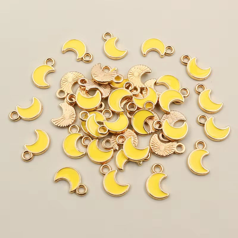 EC 2204 Moon enamel charm ( 1 pc )
