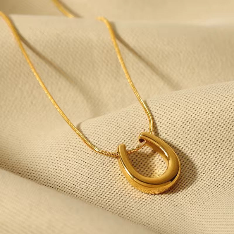 SJ 140 U shaped horseshoe snake chain Necklace - 18k Gold PVD Plated stainless steel - Anti tarnish