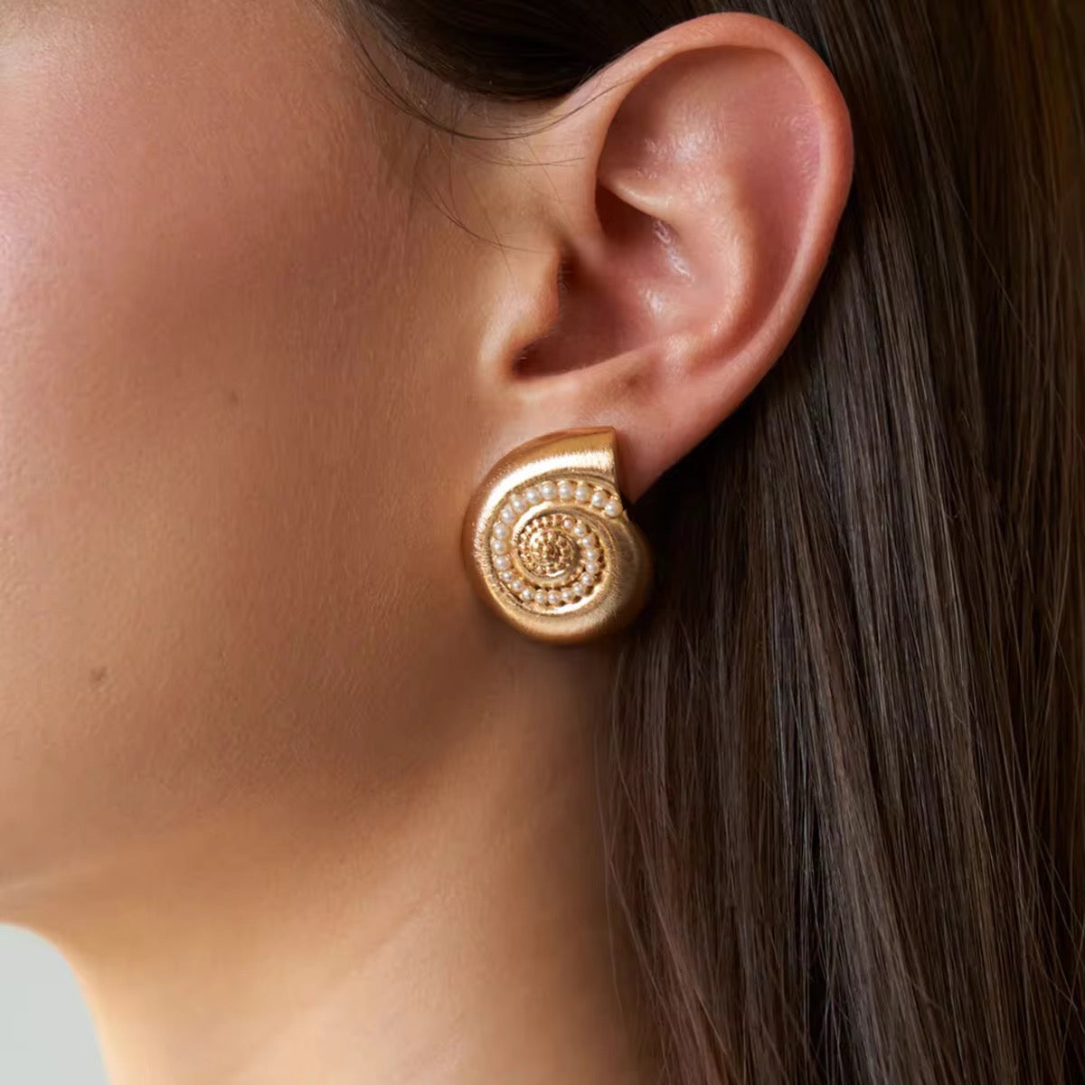 SS 119 Conch shaped pearl inlaid Earrings - premium 18k stainless steel - Anti tarnish - Wholesale