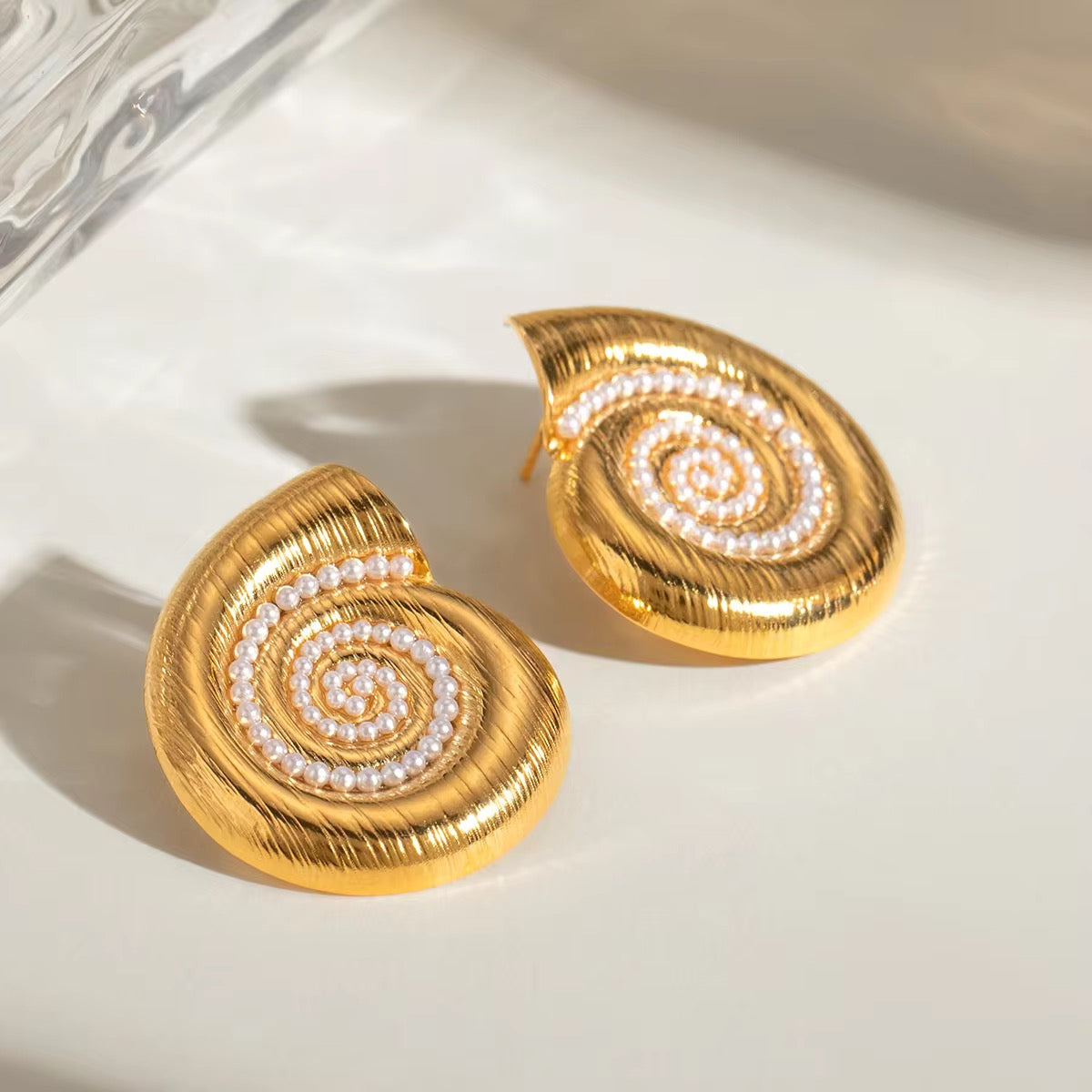 SS 119 Conch shaped pearl inlaid Earrings - premium 18k stainless steel - Anti tarnish - Wholesale