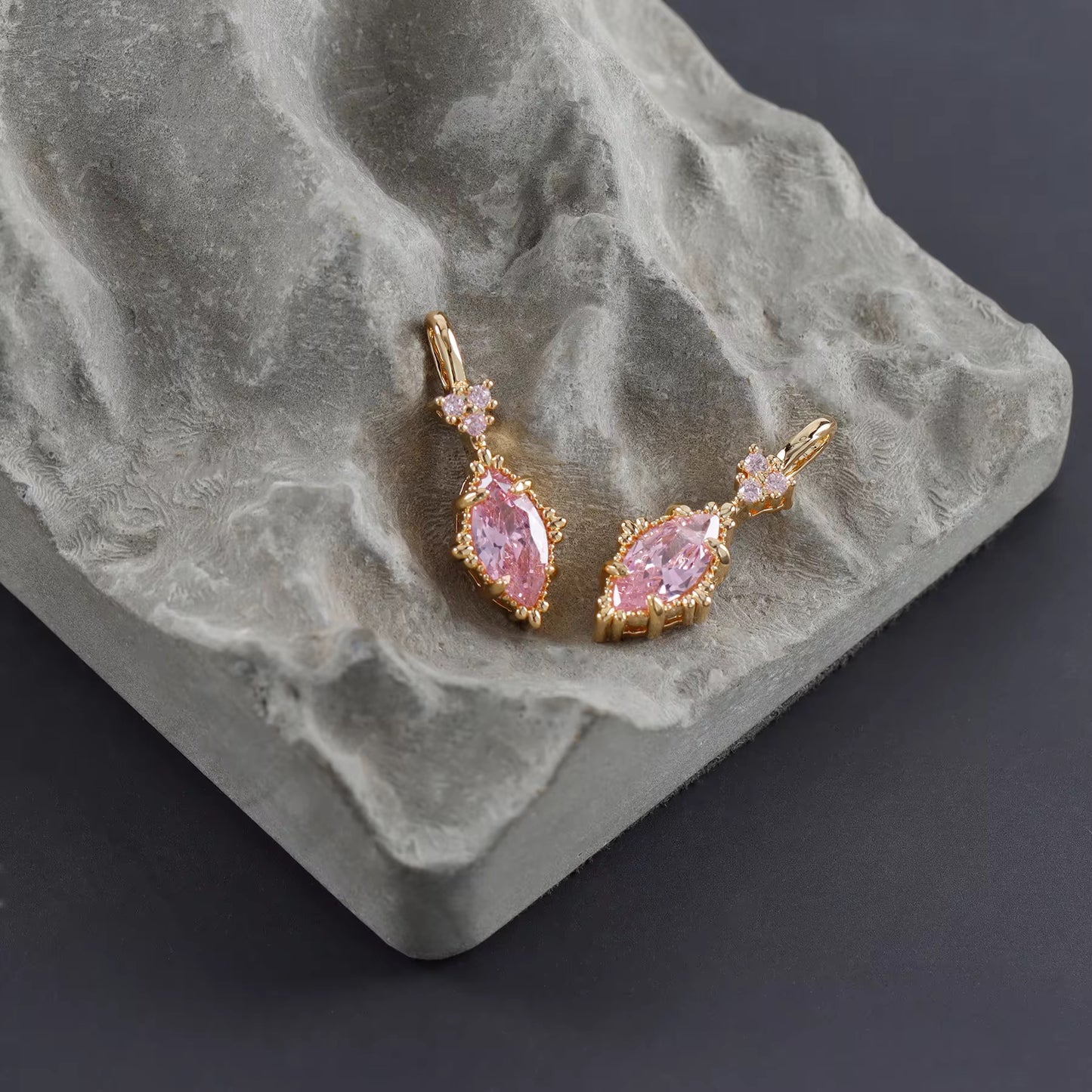 CZ 2365 Pink Rhombus Zircon pendant 18k gold plated ( 1 pc ) - anti tarnish