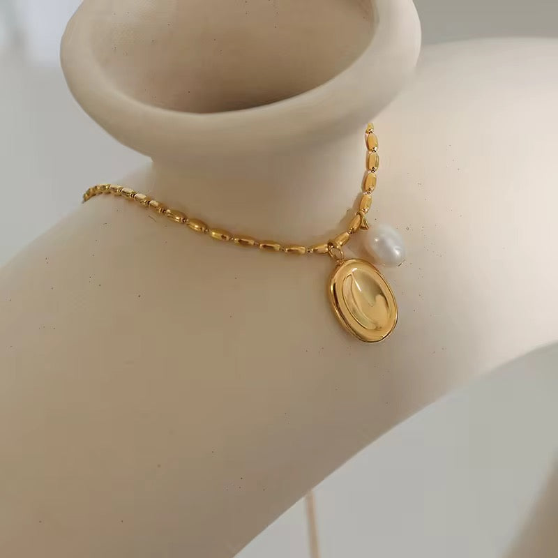 SS 163 Freshwater pearl pendant collarbone rice grain necklace- 18k gold plated stainless steel - Anti tarnish - Wholesale