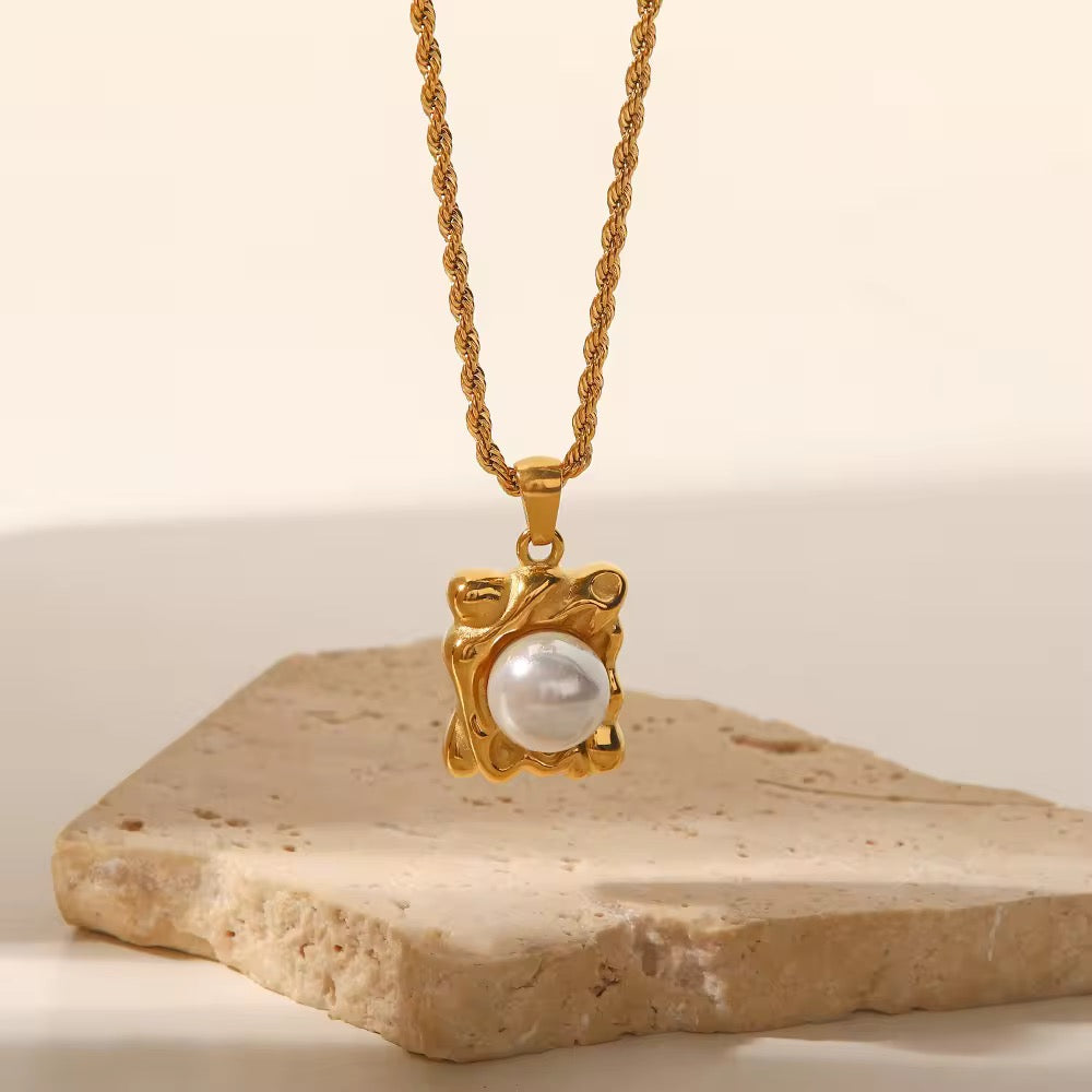 SS 180 Luxury Pearl necklace- 18k gold plated stainless steel - Anti tarnish - Wholesale