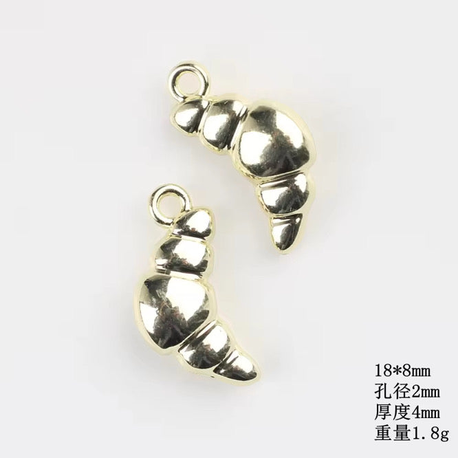SS 3051 Croissant Charm 14k Gold plated Alloy Premium ( 1 pc ) Anti Tarnish ( 18:8 mm )