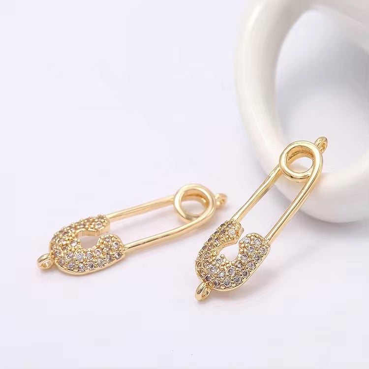 CZ 2380 Zircon safety pin connector 18k gold plated charm ( 1 pc ) - anti tarnish