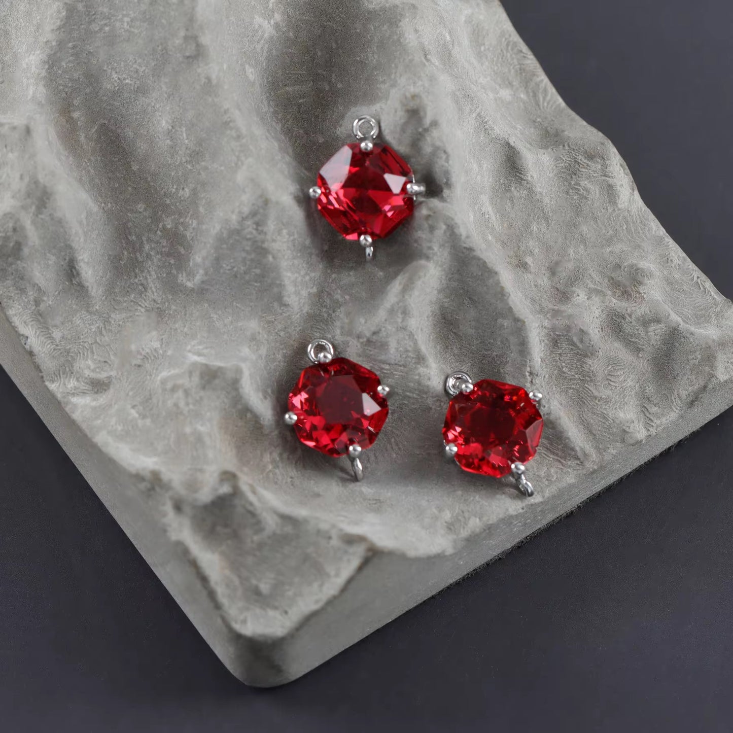 CZ 2386 Red cut Zircon connector silver plated ( 1 pc ) - anti tarnish