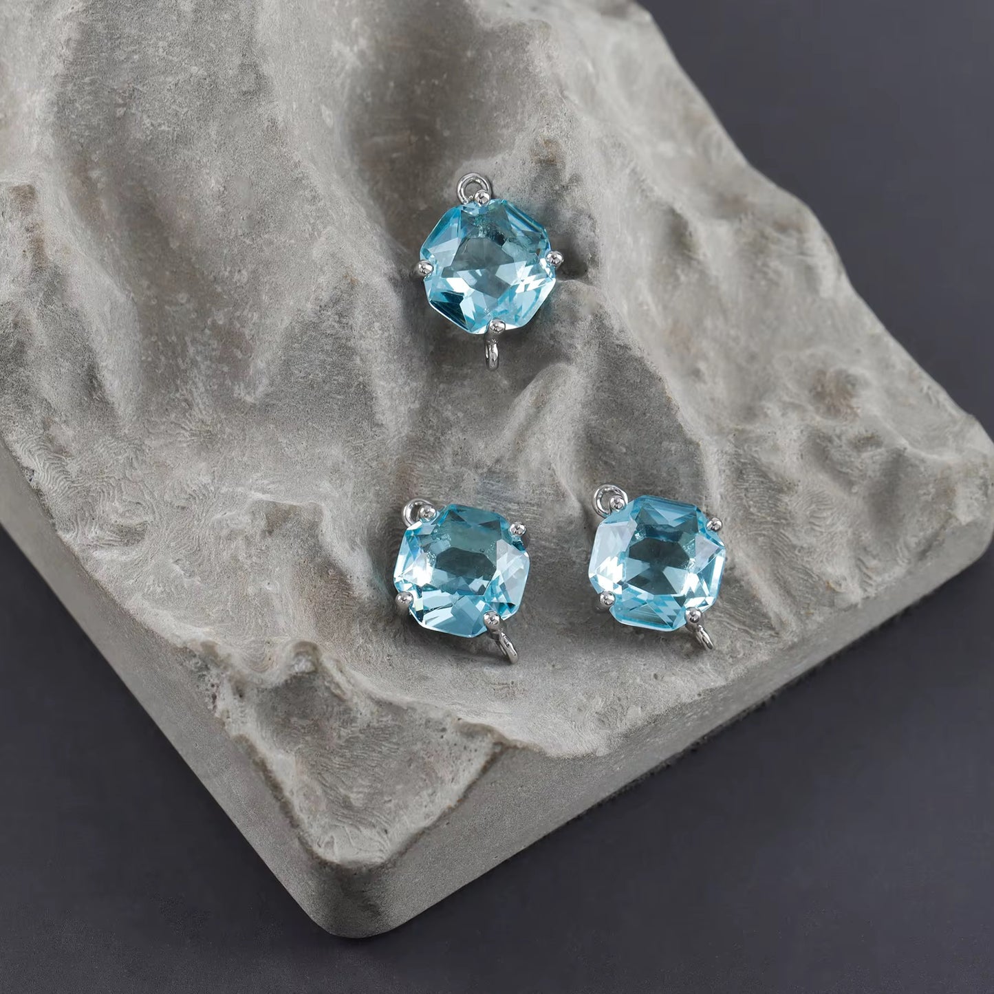 CZ 2387 Light blue cut Zircon connector silver plated ( 1 pc ) - anti tarnish