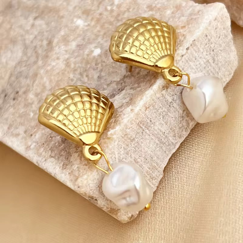SS 235 Shell pearl stud -18k gold plated stainless steel - Anti tarnish - Wholesale