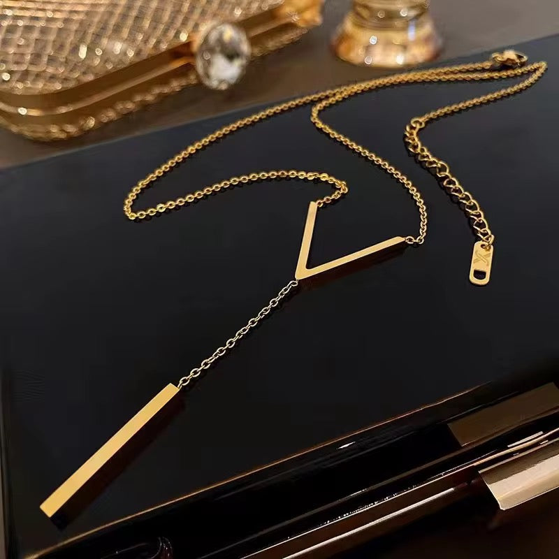SJ 266 V shaped drop Necklace - 18k gold plated stainless steel - Anti tarnish - Wholesale
