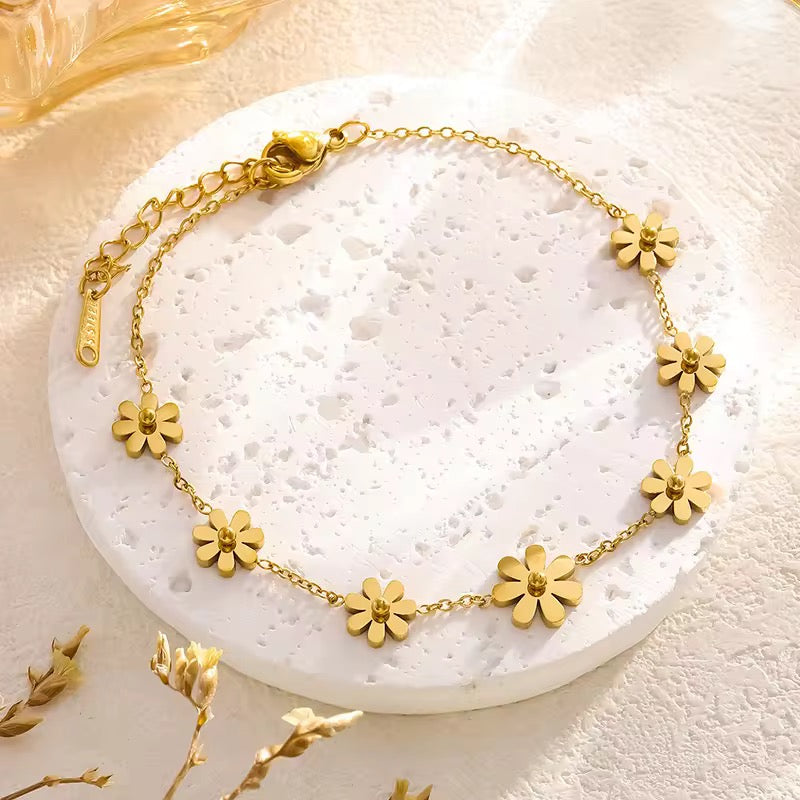 SS 271 Daisy Modern Bracelet - 18k gold PVD plated stainless steel - Anti tarnish - Wholesale
