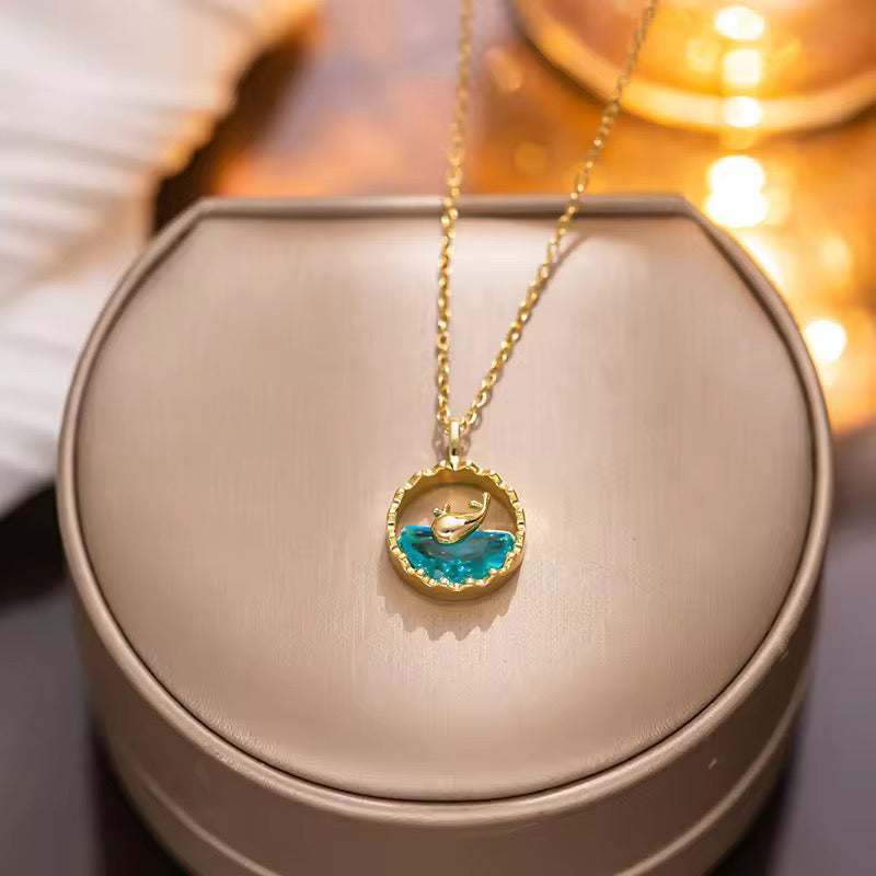 SJ 285 Whale sea pendant Necklace - 18k gold PVD plated stainless steel - Anti tarnish - Wholesale