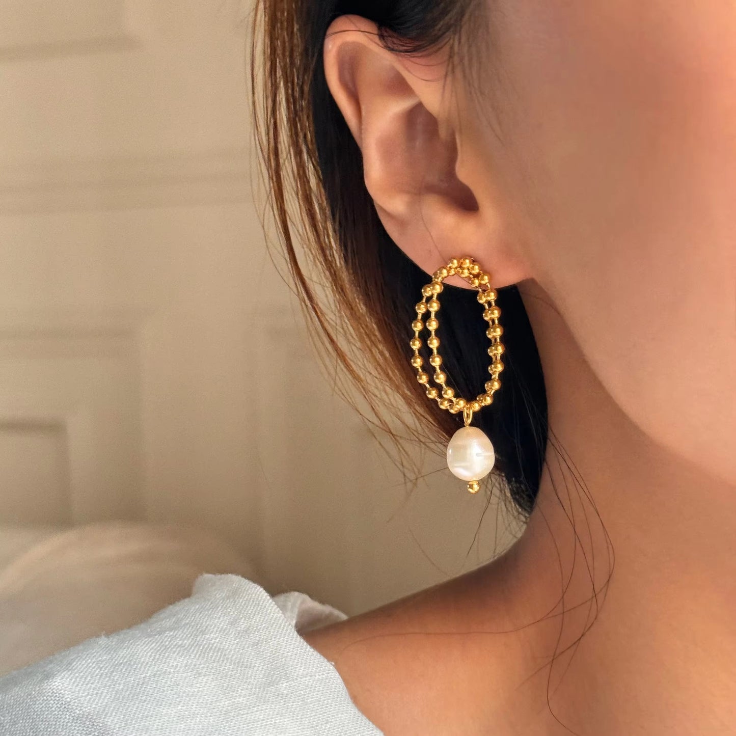 SS 292 Beaded pearl Earrings - 18k gold PVD plated stainless steel - Anti tarnish - Wholesale