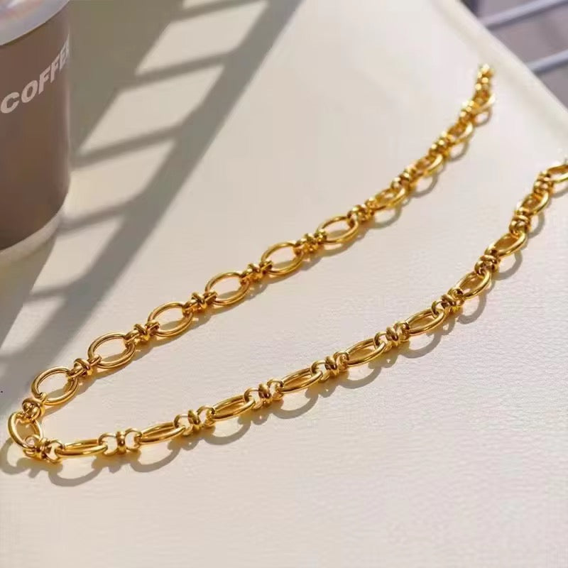 SJ 303 Chunky Unisex Necklace - 18k gold PVD plated stainless steel - Anti tarnish - Wholesale