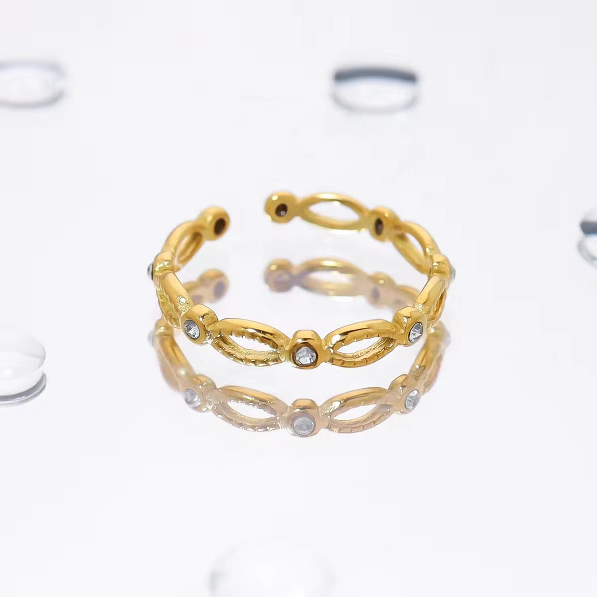 SJ 329 Dainty Zircon Ring Adjustable - 18k gold PVD plated stainless steel - Anti tarnish - Wholesale