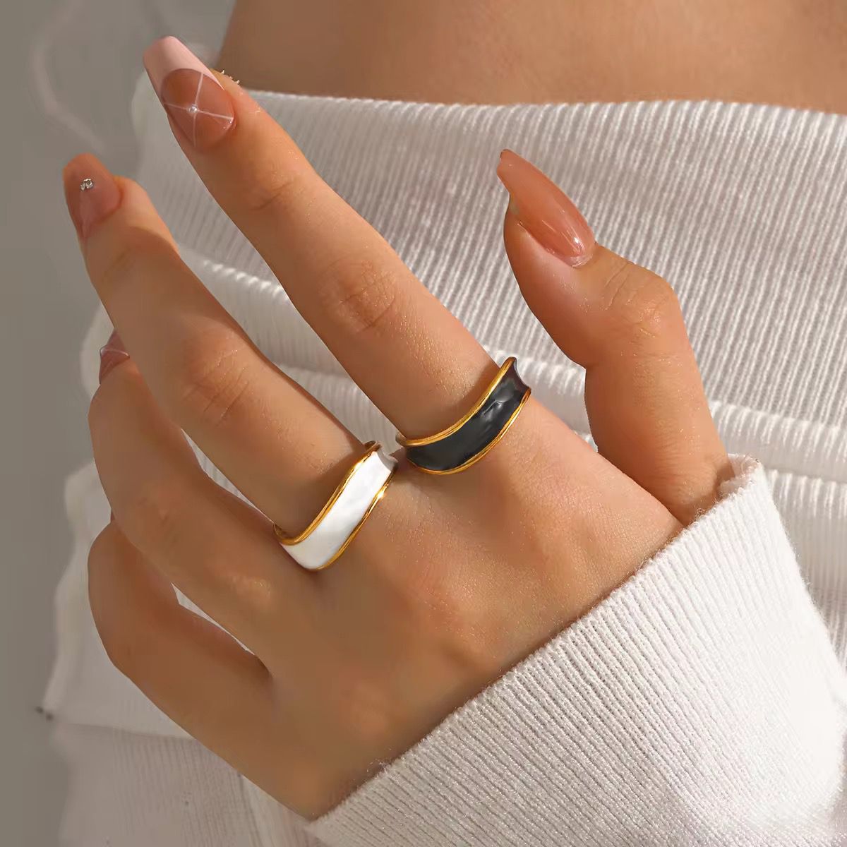 SJ 698 White Oil Drip European Style Ring Adjustable 18k Gold PVD plated stainless steel - Anti tarnish