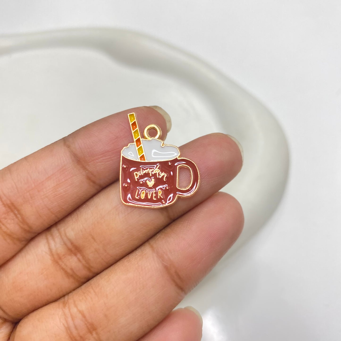 EC 1860 Pumpkin latte enamel charm ( 1 pc )
