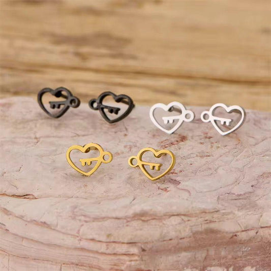 ESJ22G Heart & Key Mini studs