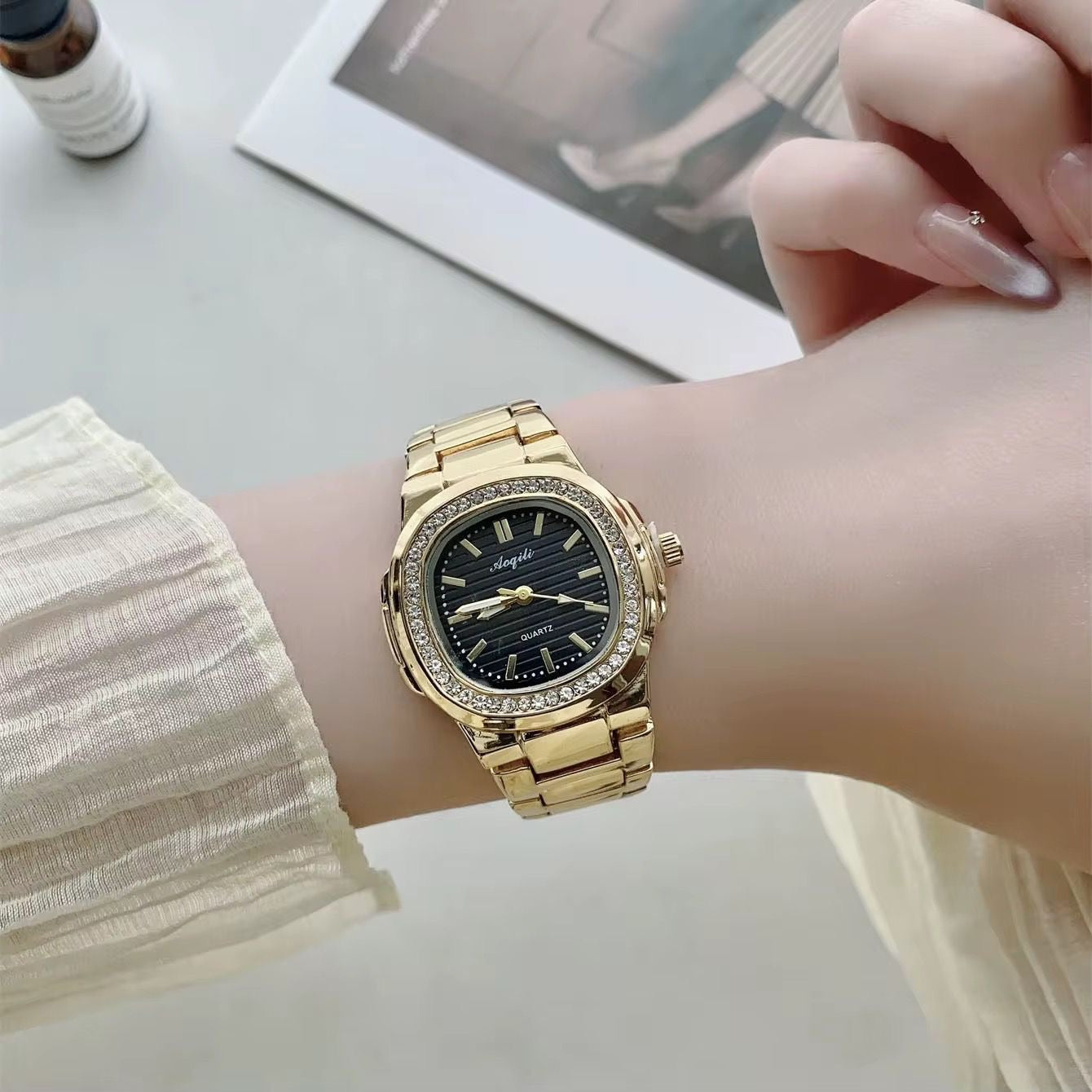 VW10 Zircon Square watch - 18k Gold PVD plated stainless steel - Anti tarnish